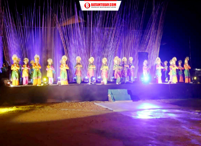 Tarian pembuka pada pelaksanaan Ladan Euphoria